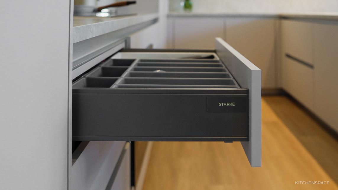 Modern Seamless Open-Plan Kitchen Design